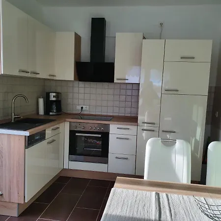 Apartment Ferienwohnung Lindenheim Mit Terrasse Und Garten Dresden